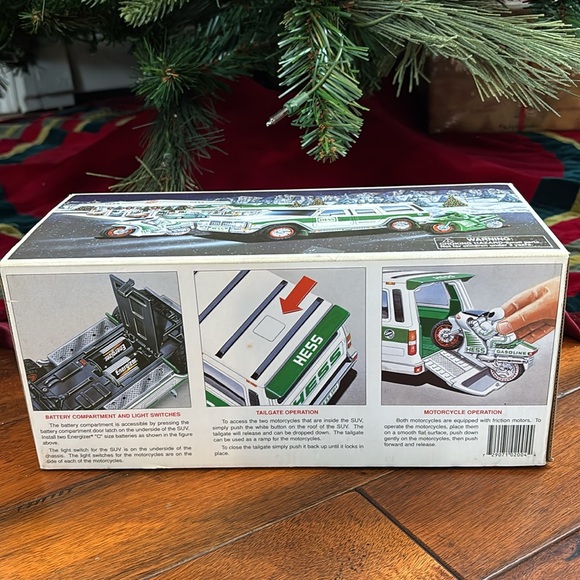 NEW (VTG) 2004 40th Anniversary! HESS Trucks Sport Utility Vehicle & Motorcycles - Picture 3 of 5
